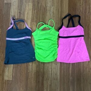 Victoria Secret Sport Set of Three Athletic Tank Tops Sz XS